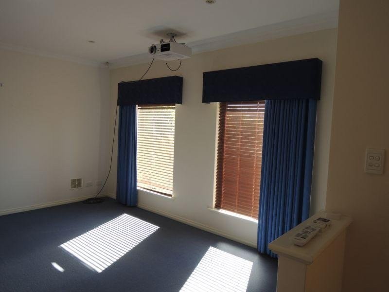 16 Santarosa Way, Stirling WA 6021