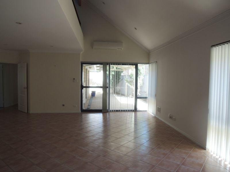 16 Santarosa Way, Stirling WA 6021