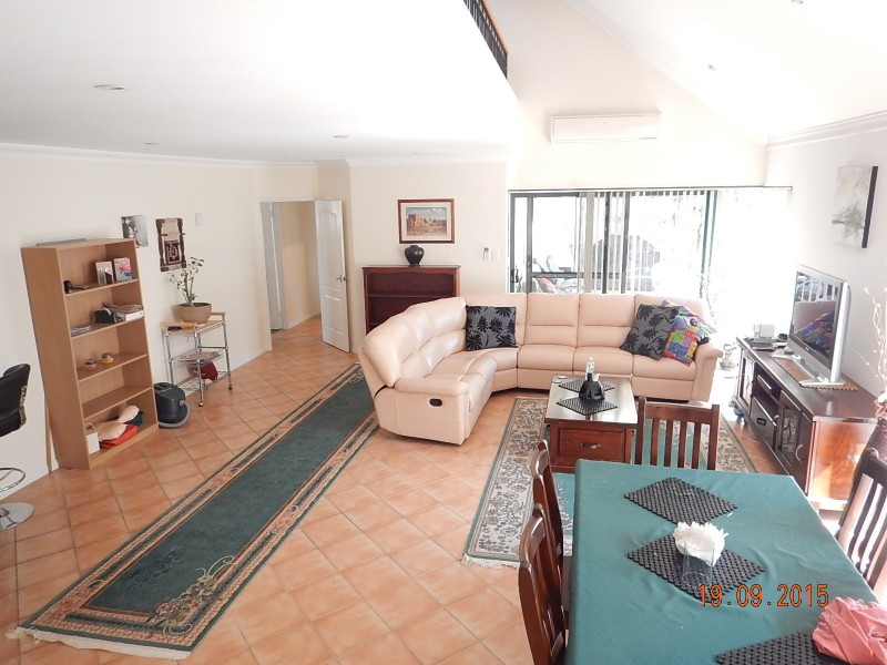 16 Santarosa Way, Stirling WA 6021