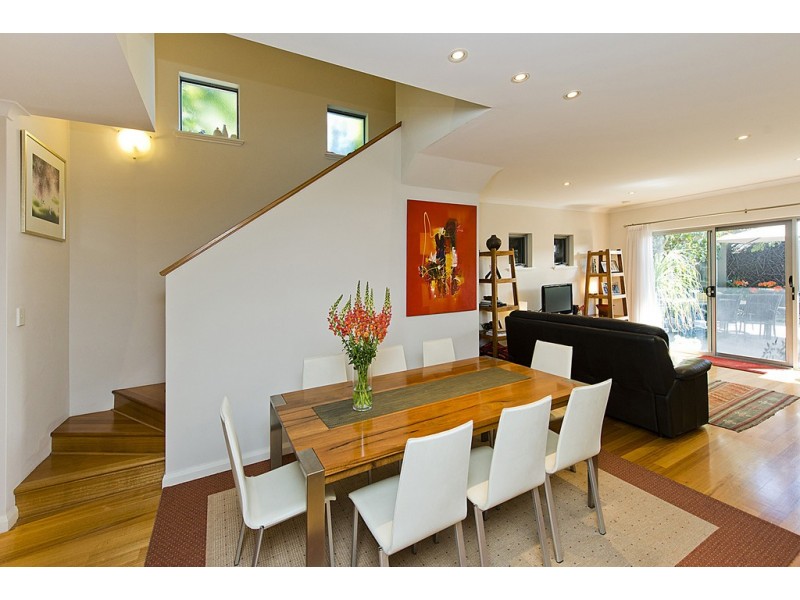 2/116 Salvado Road, Wembley WA 6014