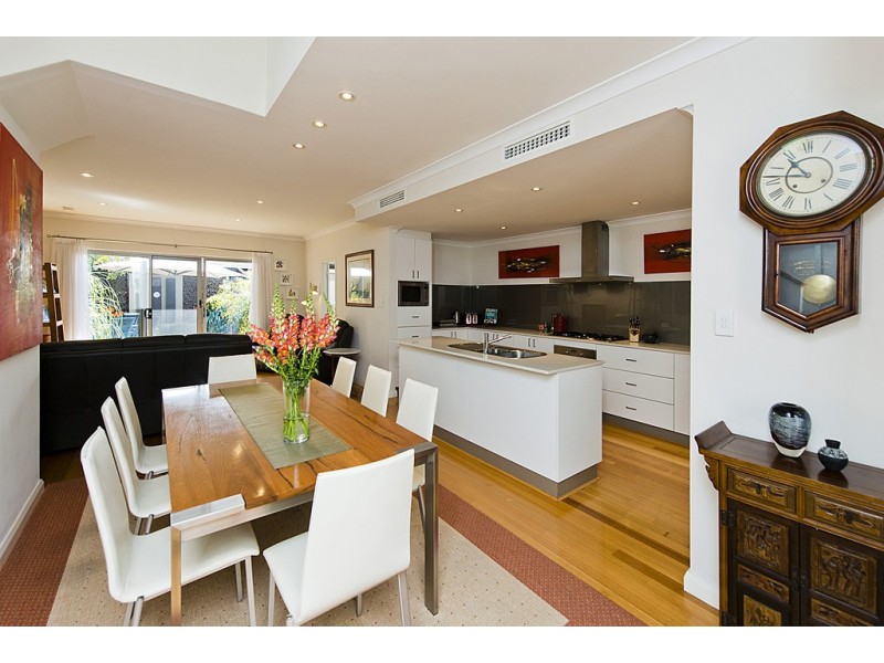 2/116 Salvado Road, Wembley WA 6014