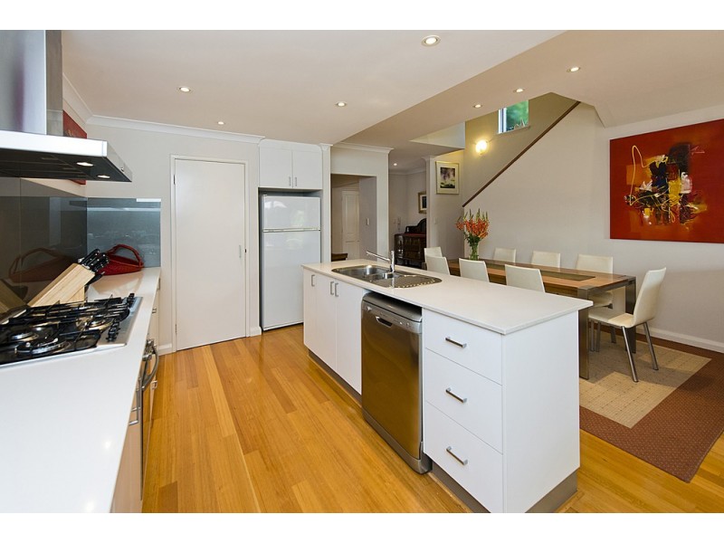 2/116 Salvado Road, Wembley WA 6014
