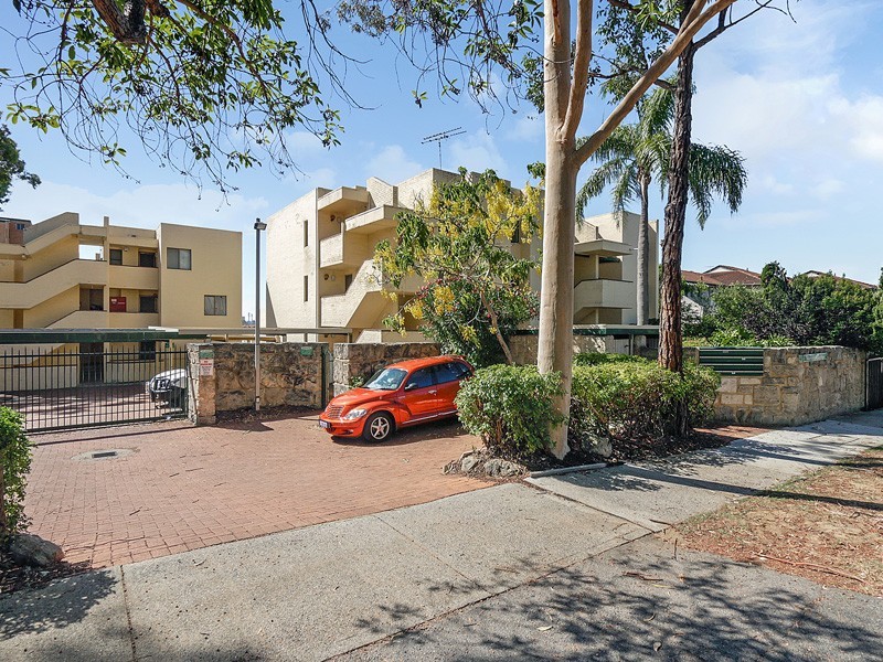 30/53 King George Street, Victoria Park WA 6100