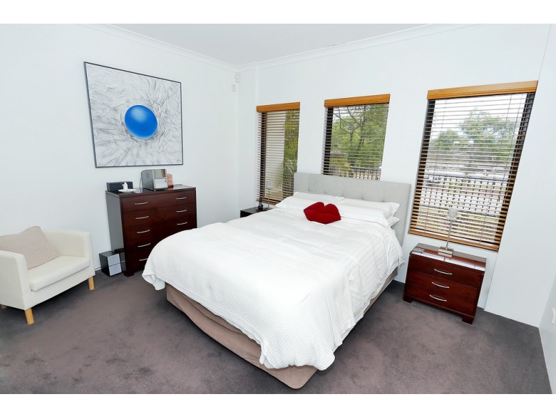 39 Waterway Crescent, Ascot WA 6104