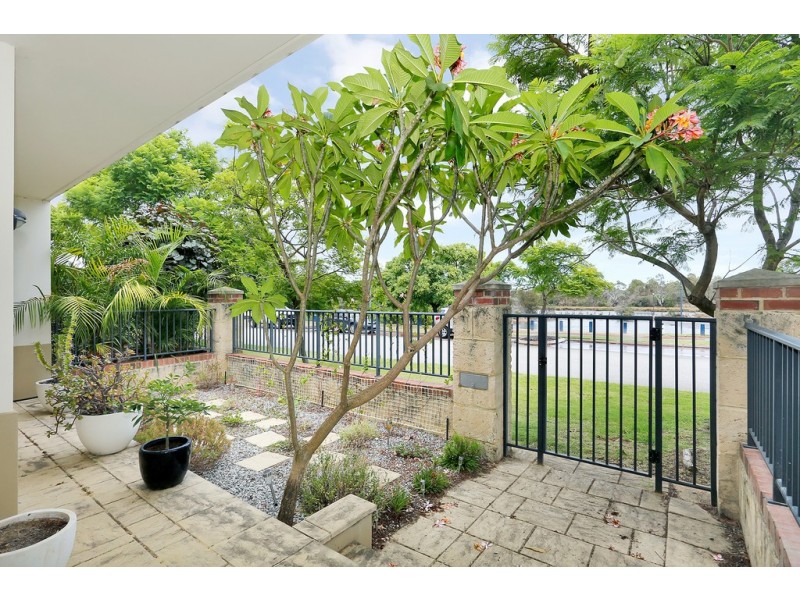 39 Waterway Crescent, Ascot WA 6104