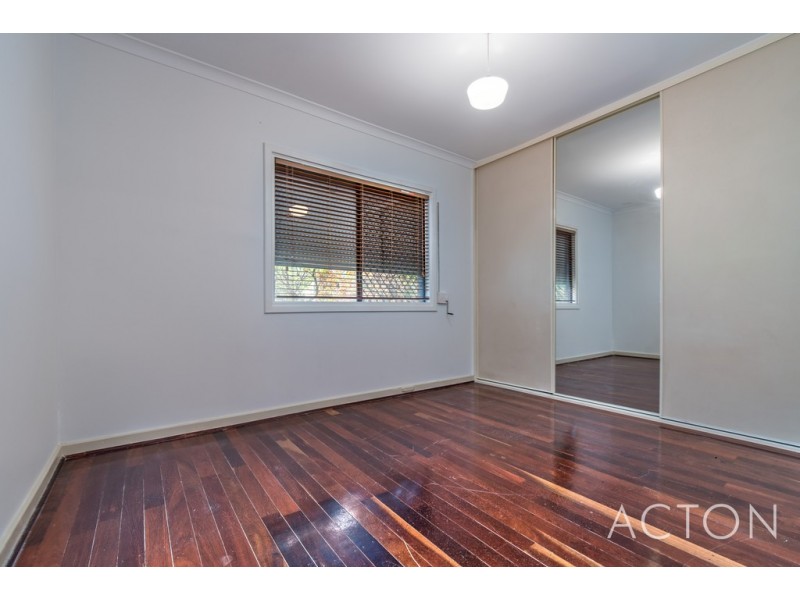 4 Irwin Road, Embleton WA 6062