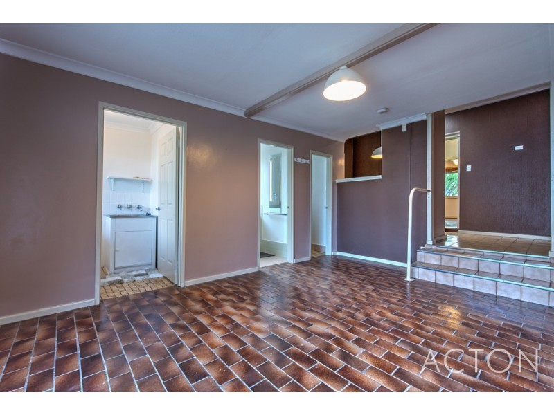 4 Irwin Road, Embleton WA 6062