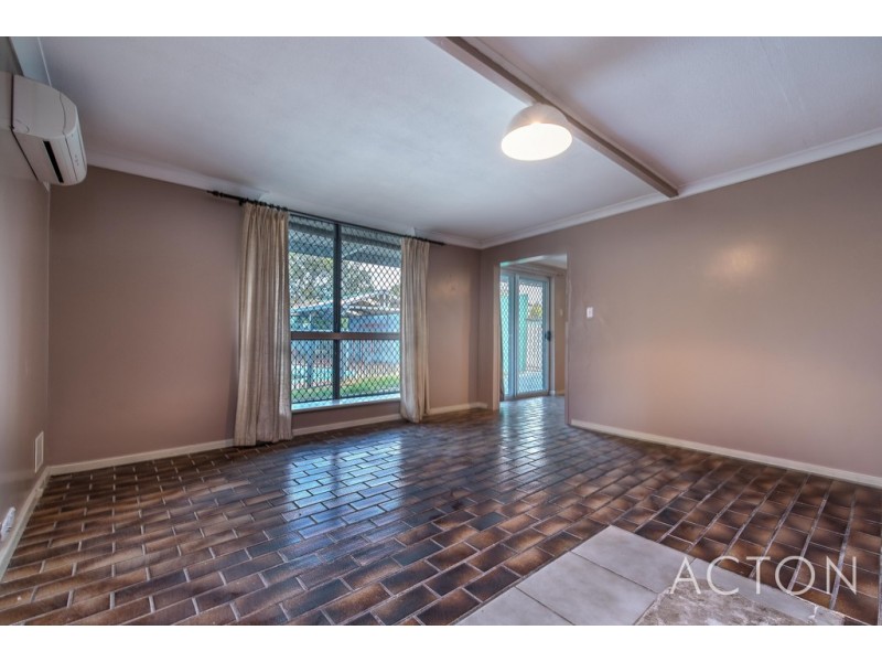 4 Irwin Road, Embleton WA 6062