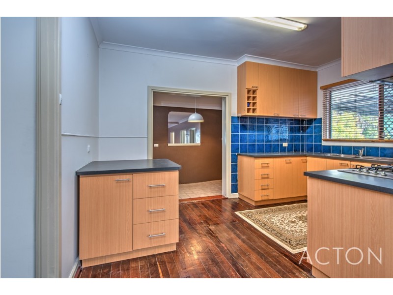 4 Irwin Road, Embleton WA 6062