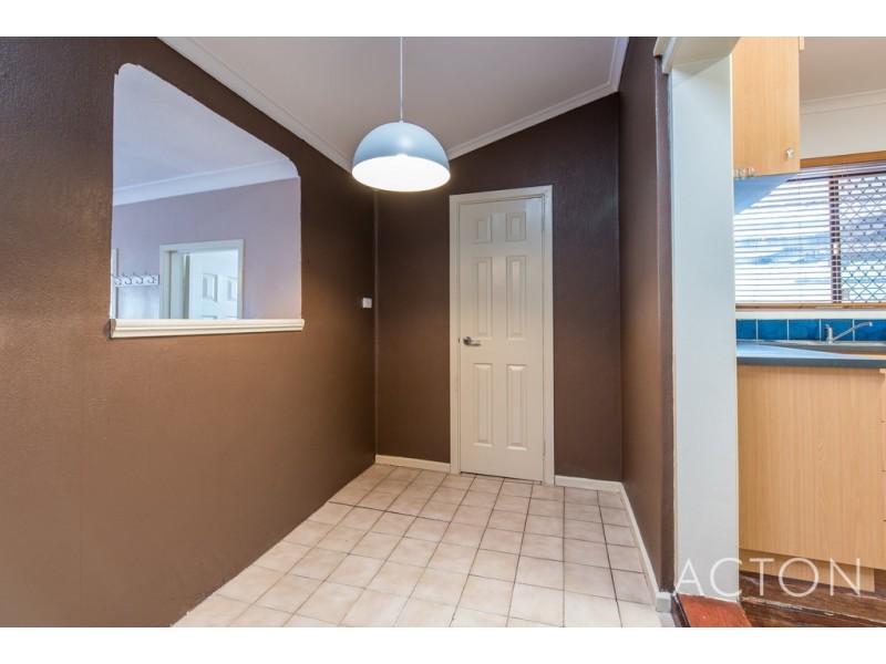 4 Irwin Road, Embleton WA 6062