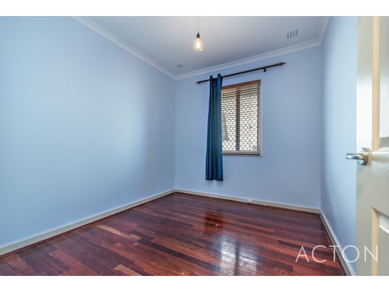 4 Irwin Road, Embleton WA 6062