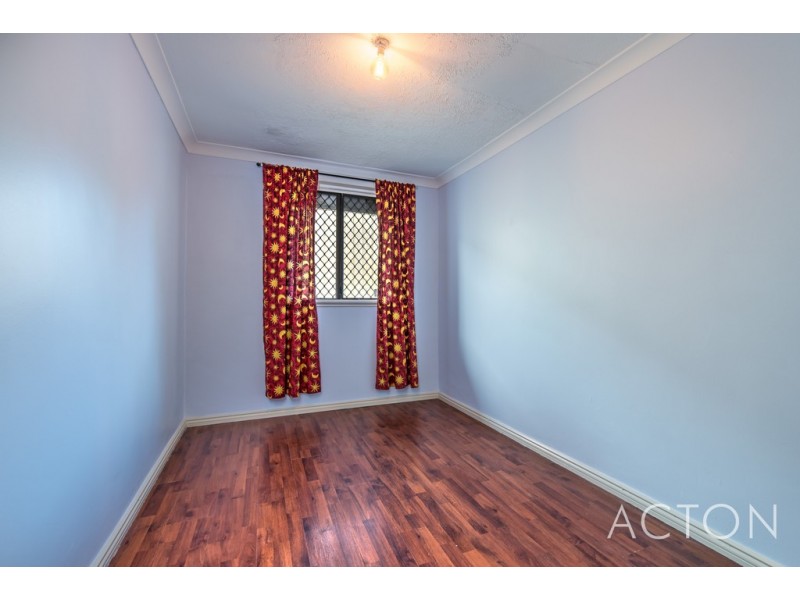 4 Irwin Road, Embleton WA 6062