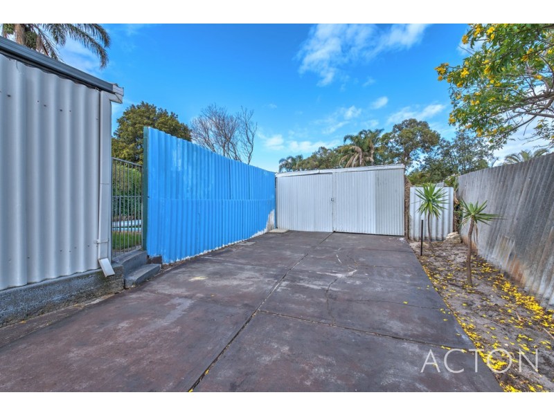 4 Irwin Road, Embleton WA 6062