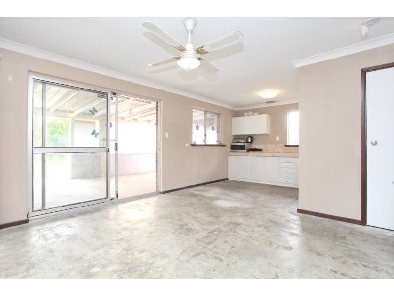 6 Waterton Way, Cooloongup WA 6168