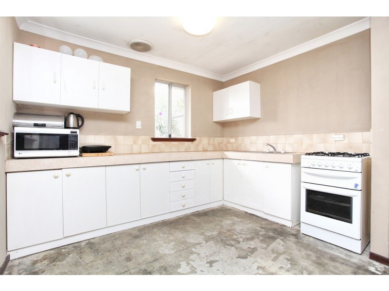 6 Waterton Way, Cooloongup WA 6168