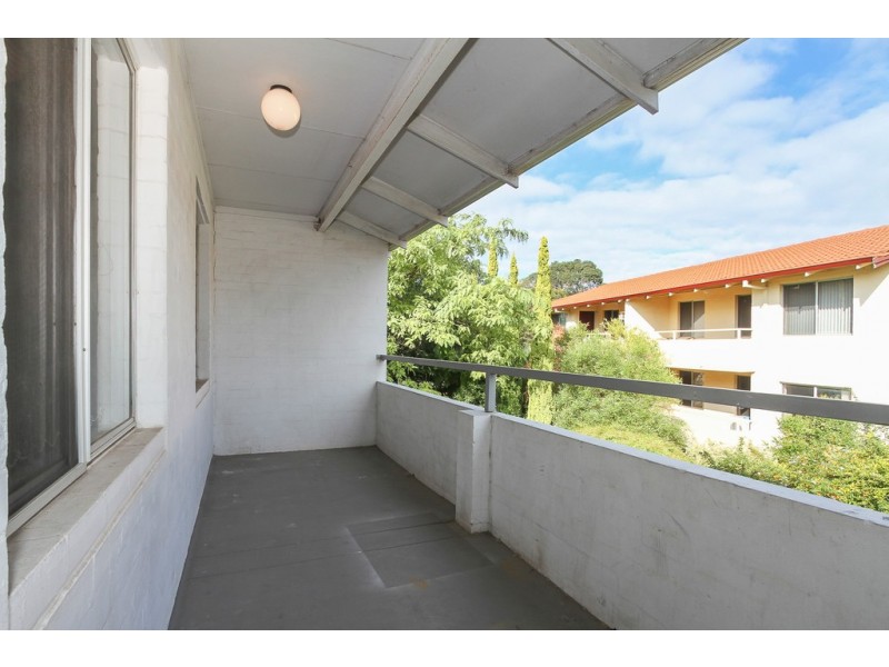 9/125 Herdsman Parade, Wembley WA 6014