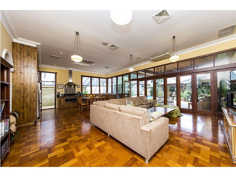 12 Alexander Street, Wembley WA 6014