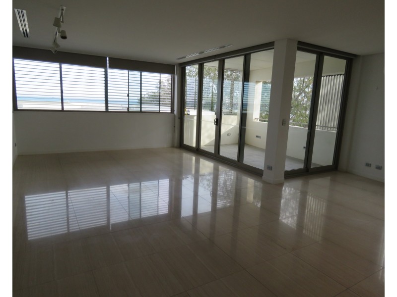 22/21 Ocean Drive, North Coogee WA 6163