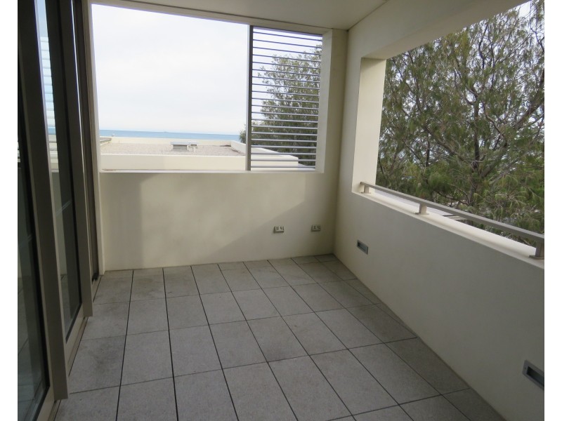 22/21 Ocean Drive, North Coogee WA 6163