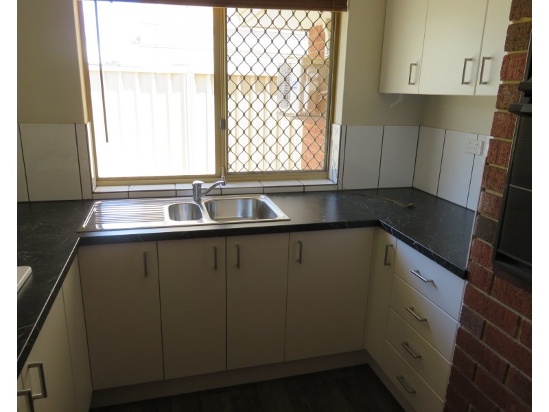 2/35 Rushton Street, Burswood WA 6100