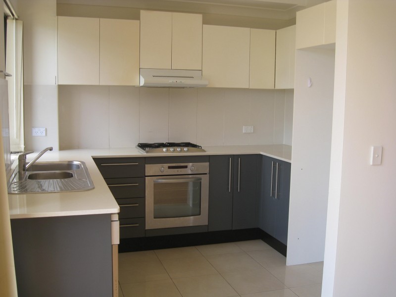 9 / 2 – 8 KITCHENER AVENUE, Regents Park NSW 2143