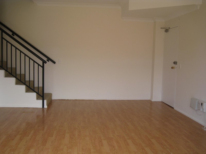 9 / 2 – 8 KITCHENER AVENUE, Regents Park NSW 2143