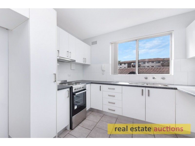 2/8 DRUMMOND STREET, Warwick Farm NSW 2170