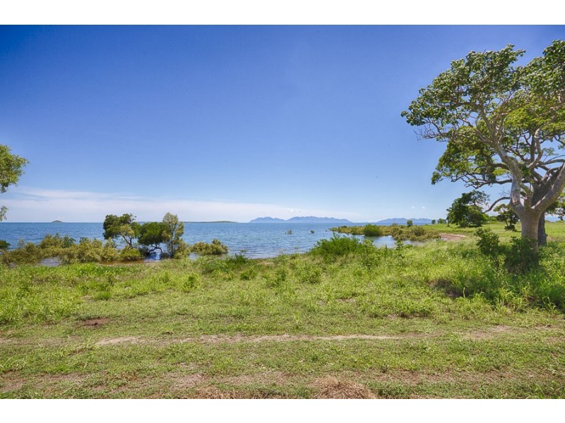 18 BAYSIDE COURT, Bowen QLD 4805