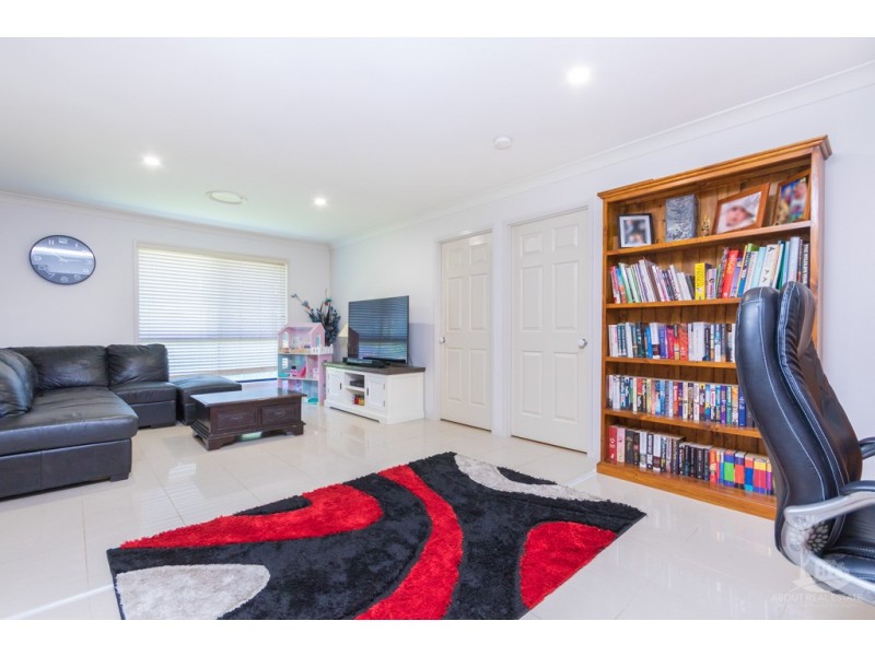 8 Grace Mac Court, Narangba QLD 4504