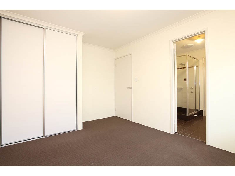 95 Bungaree Rd (cnr Margaret St), Wilson WA 6107