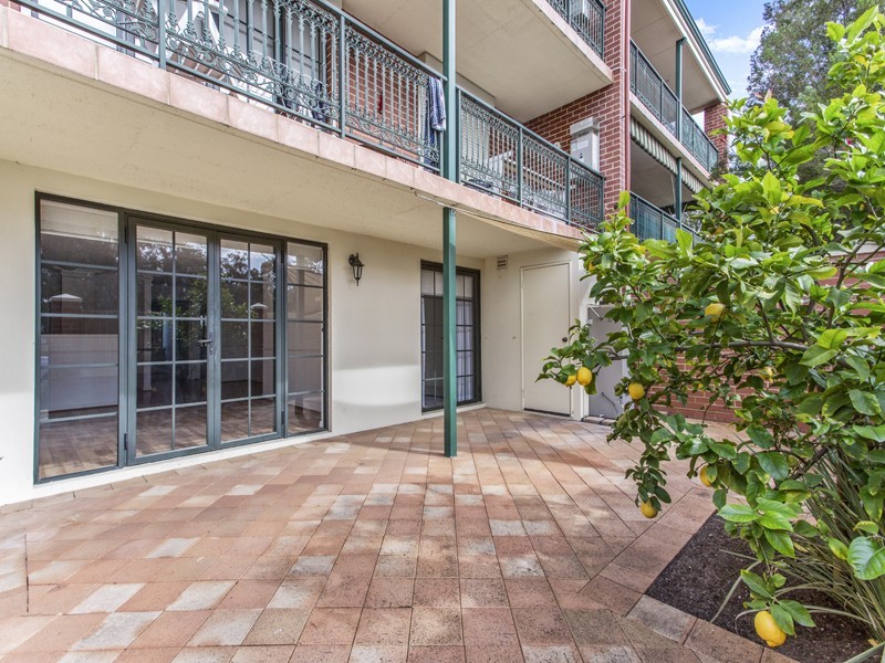 2/30 Banksia Tce,, South Perth WA 6151