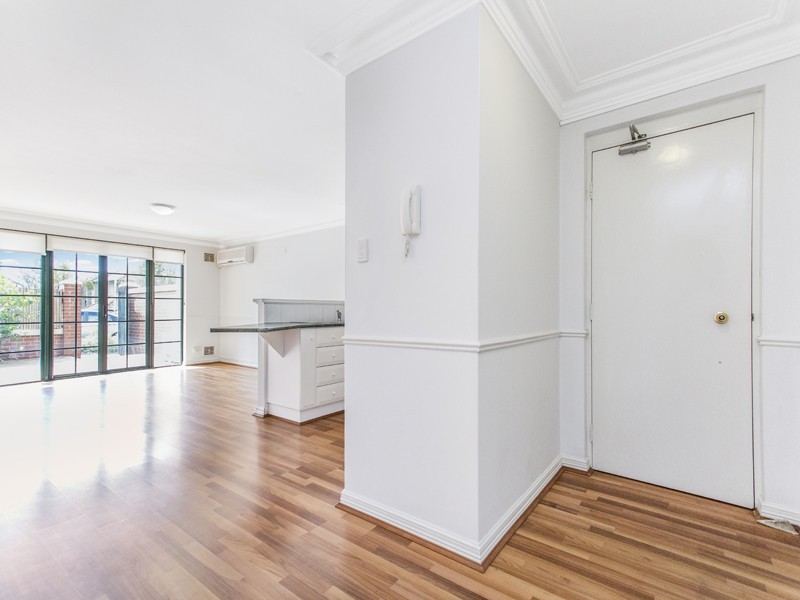 2/30 Banksia Tce,, South Perth WA 6151
