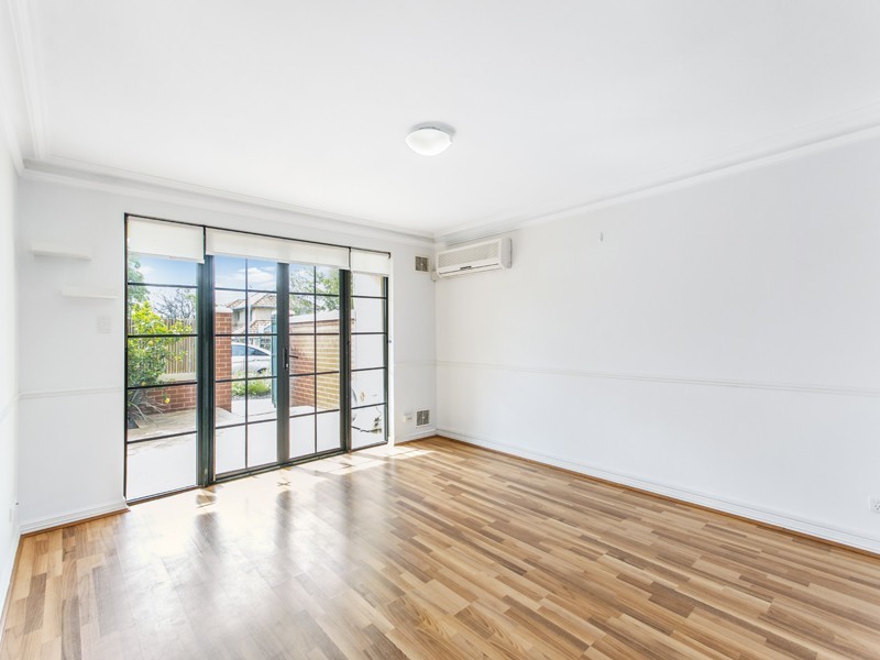 2/30 Banksia Tce,, South Perth WA 6151