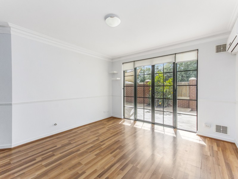 2/30 Banksia Tce,, South Perth WA 6151
