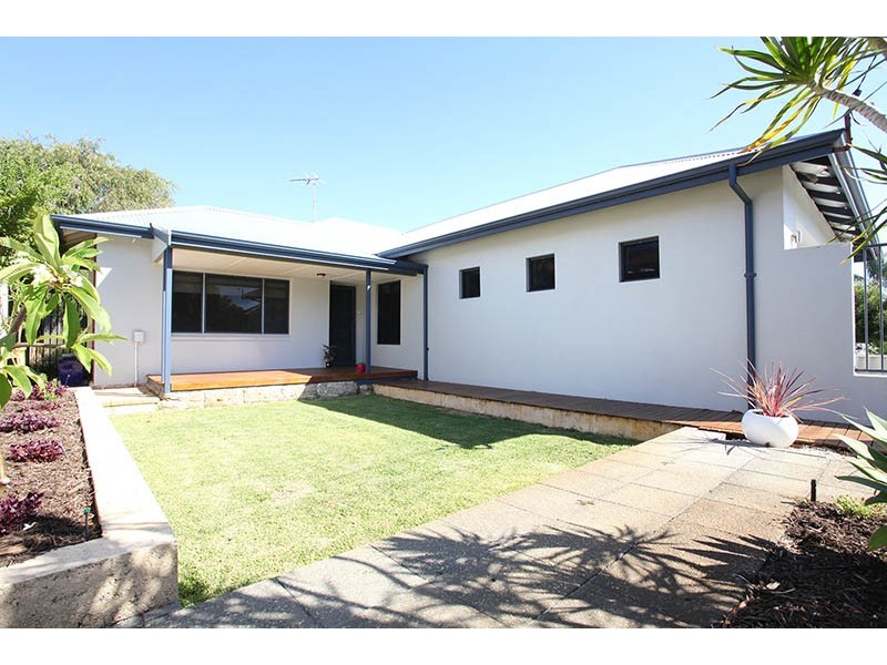 28 Salisbury Street, St James WA 6102