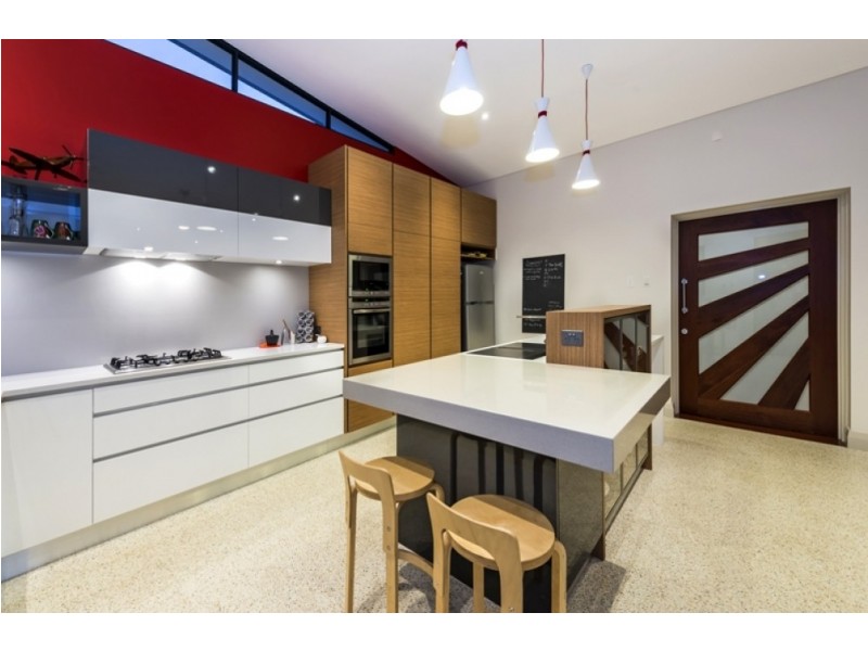 28 Salisbury Street, St James WA 6102