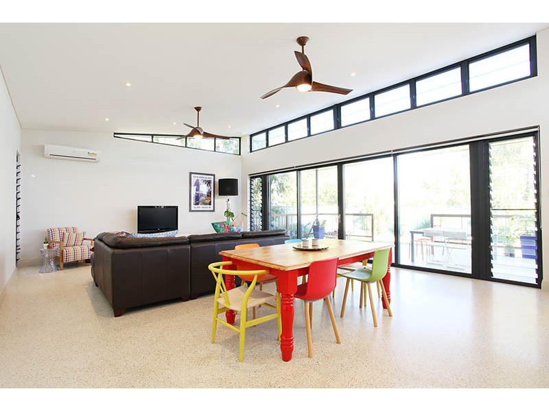 28 Salisbury Street, St James WA 6102