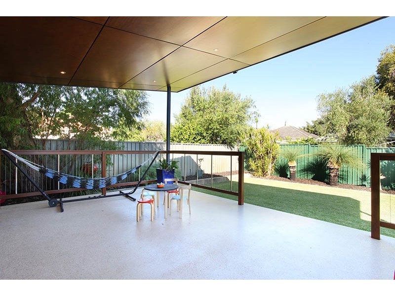28 Salisbury Street, St James WA 6102
