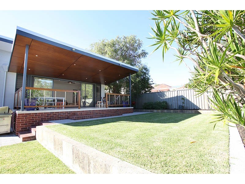 28 Salisbury Street, St James WA 6102