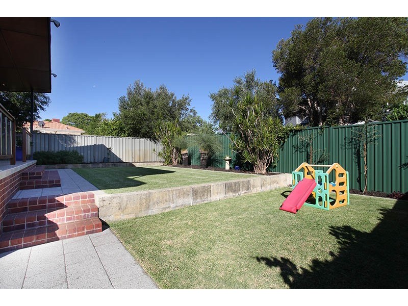 28 Salisbury Street, St James WA 6102