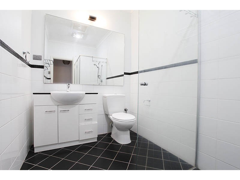 28 Salisbury Street, St James WA 6102
