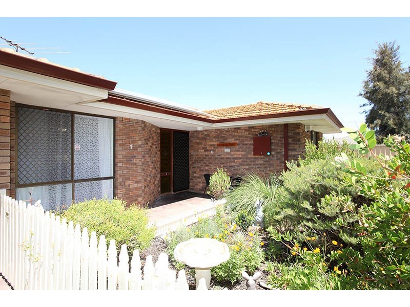 1/341 Wharf Street, Queens Park WA 6107