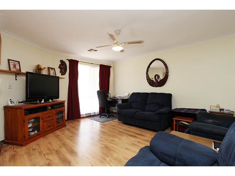 1/341 Wharf Street, Queens Park WA 6107