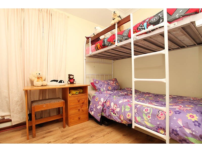 1/341 Wharf Street, Queens Park WA 6107