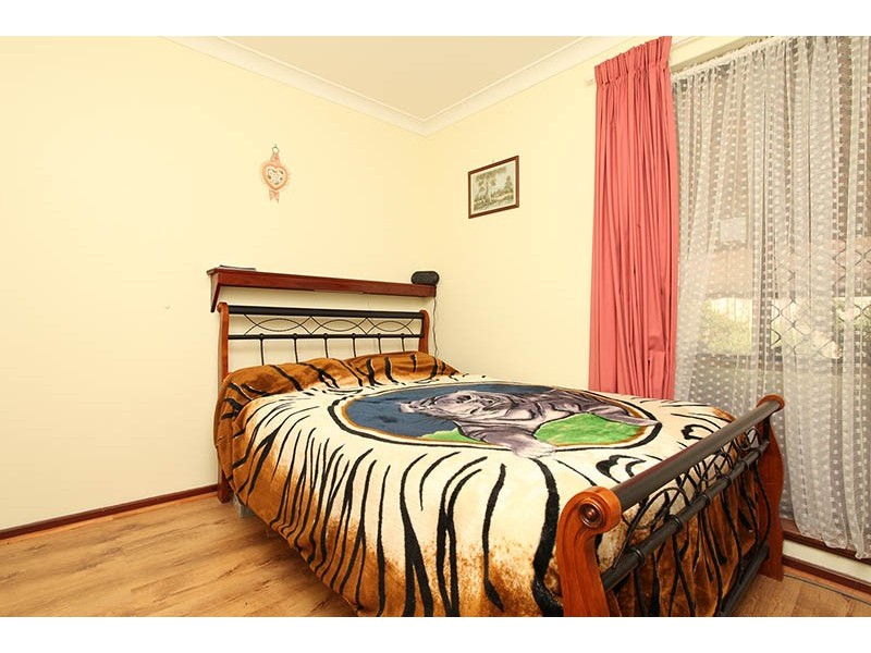 1/341 Wharf Street, Queens Park WA 6107