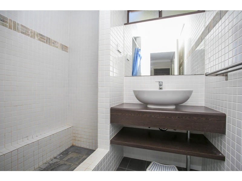 1/8 Gwenyfred Road, Kensington WA 6151