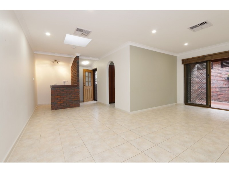 2/34 Henley Street, Como WA 6152