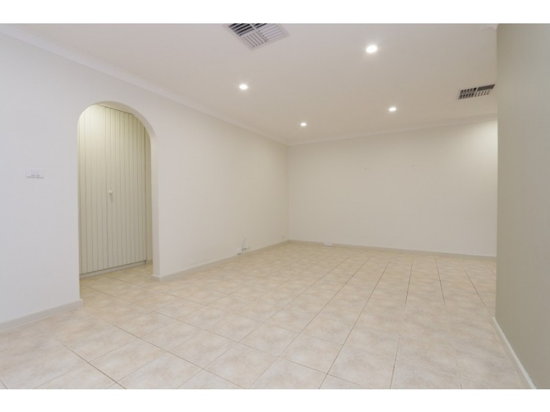 2/34 Henley Street, Como WA 6152