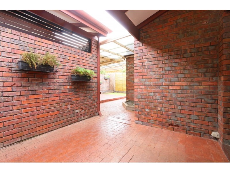 2/34 Henley Street, Como WA 6152