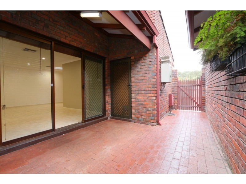 2/34 Henley Street, Como WA 6152